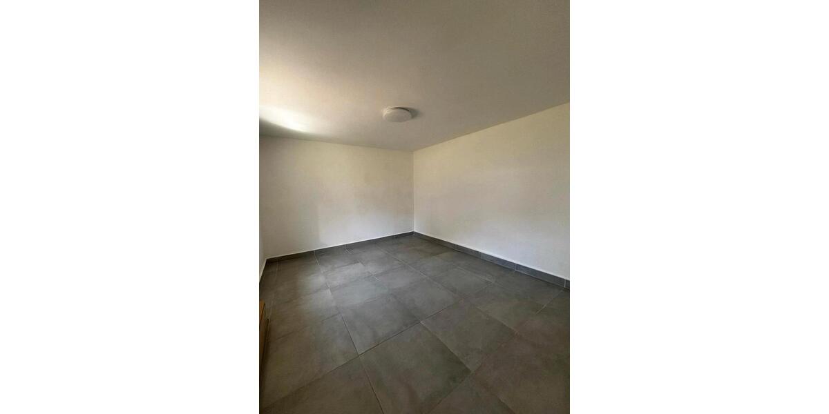 Einfamilienhaus Sandhausen - 8 Zimmer, 180 m&sup2;, 450.000&euro; | Angebot:26625871