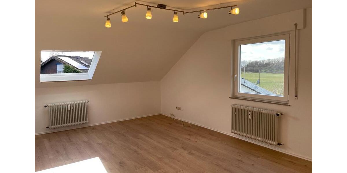 Dachgeschoßwohnung Sternenfels - 3 Zimmer, 69 m&sup2;, 750&euro; | Angebot:25963149