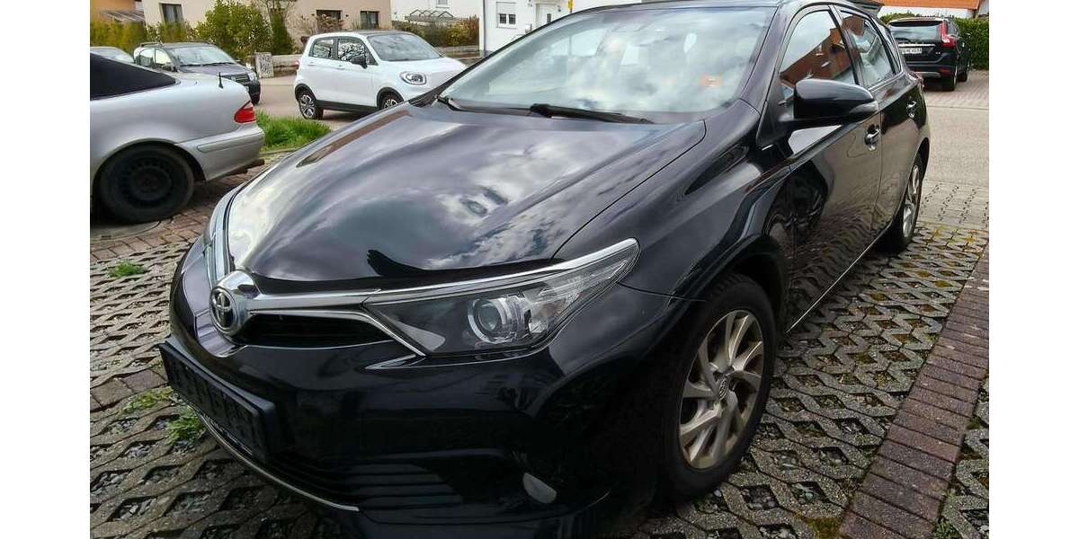 Toyota Auris 158.000 km 7.900 &euro; Dielheim 69234