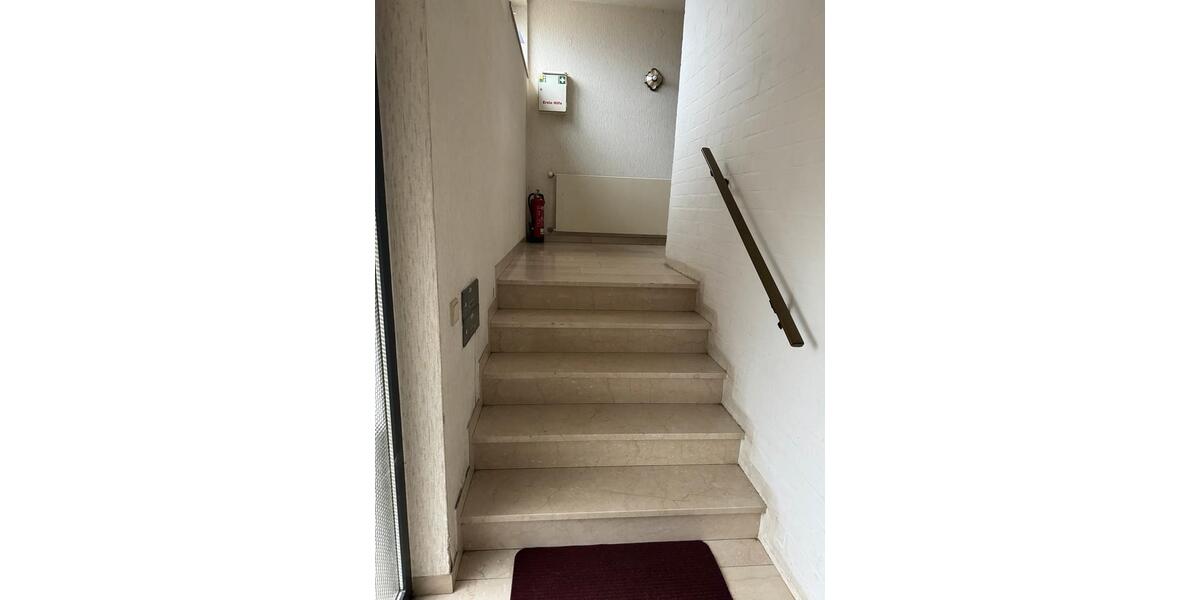 Etagenwohnung Heilbronn - 10 Zimmer, 250 m&sup2;, 3.000&euro; | Angebot:25325027