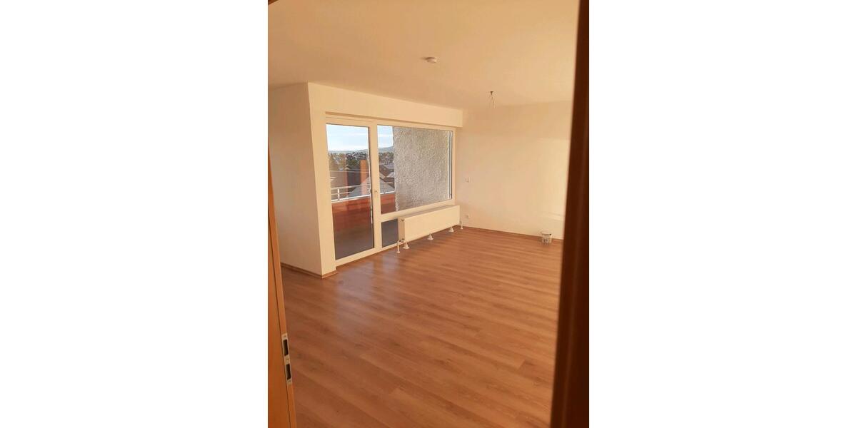 Etagenwohnung Sachsenheim - 4.5 Zimmer, 94 m&sup2;, 1.250&euro; | Angebot:25821678