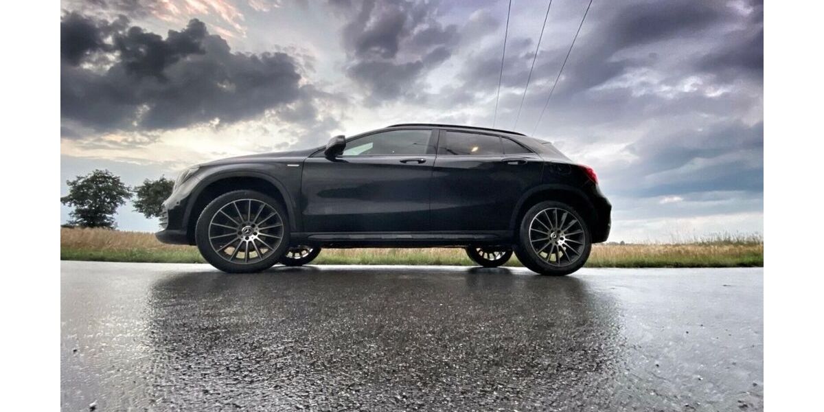 Mercedes-Benz GLA 180 125.000 km 18.999 &euro; Gondelsheim 75053