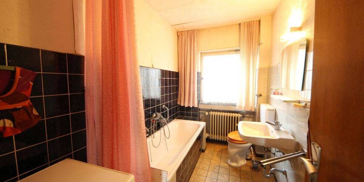 Einfamilienhaus Obrigheim - 7 Zimmer, 160 m&sup2;, 309.000&euro; | Angebot:25986789