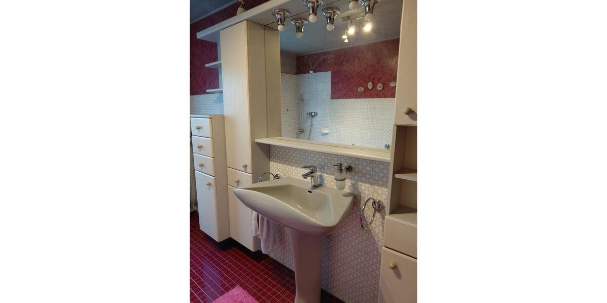 Einfamilienhaus Knittlingen - 6 Zimmer, 150 m&sup2;, 420.000&euro; | Angebot:25972197