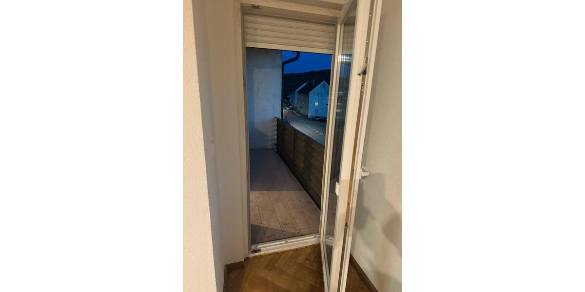 Etagenwohnung Mühlacker - 3 Zimmer, 90 m&sup2;, 850&euro; | Angebot:25903884