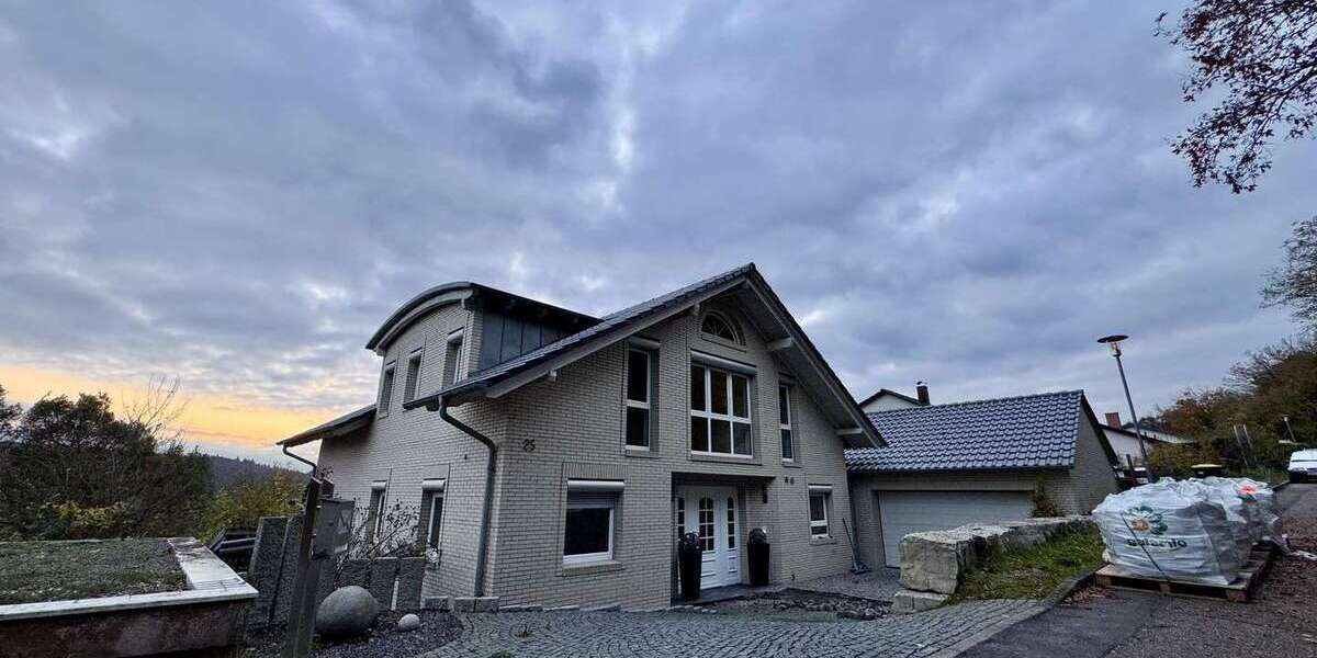 Einfamilienhaus Neckarzimmern - 6 Zimmer, 315 m&sup2;, 2.600&euro; | Angebot:24496516