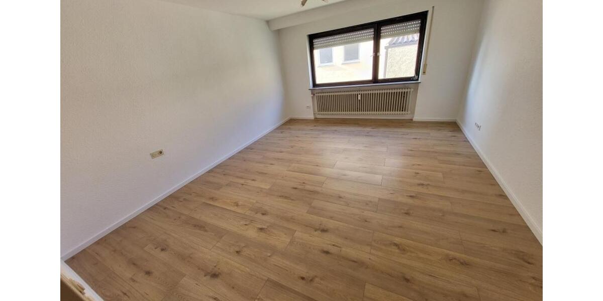 Etagenwohnung Markgröningen - 1 Zimmer, 26 m&sup2;, 342&euro; | Angebot:25253412