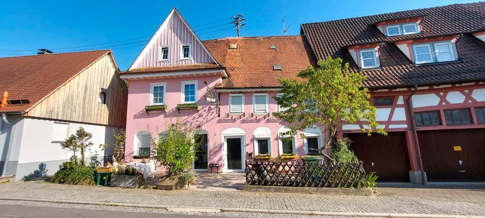 Mehrfamilienhaus, Wohnhaus Ötisheim - 6 Zimmer, 197 m&sup2;, 175.000&euro; | Angebot:24865336