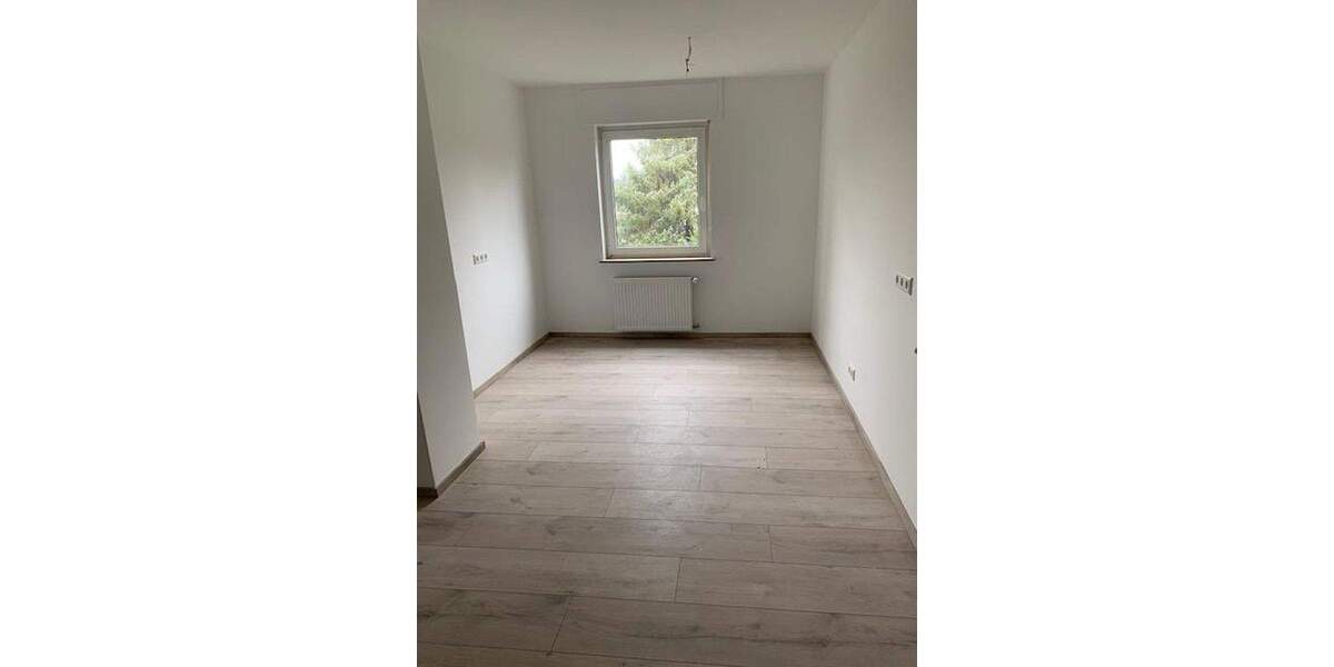 Etagenwohnung Bruchsal - 3 Zimmer, 100 m&sup2;, 1.220&euro; | Angebot:25805634