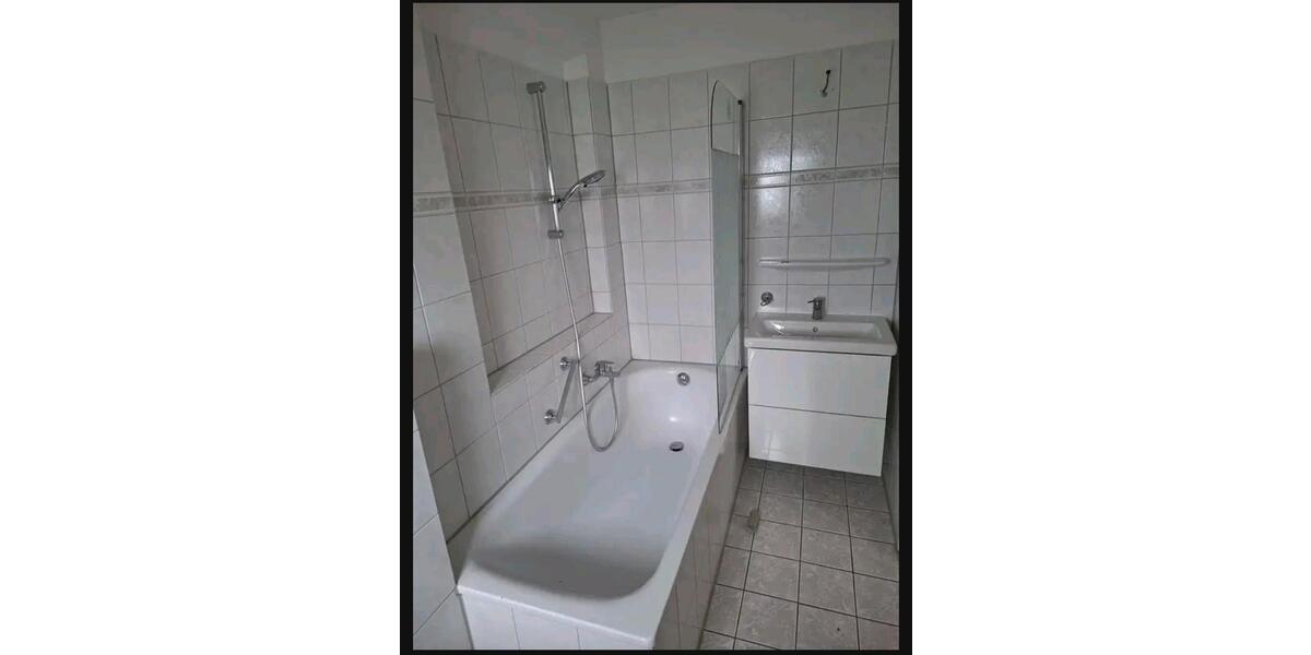 Etagenwohnung Sternenfels - 4 Zimmer, 100 m&sup2;, 1.100&euro; | Angebot:25948452