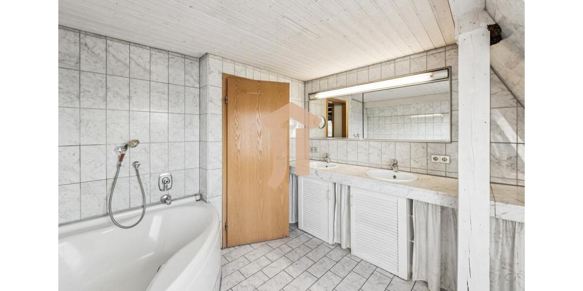 Einfamilienhaus Heilbronn Kernstadt - 4.5 Zimmer, 159 m&sup2;, 449.000&euro; | Angebot:26752953