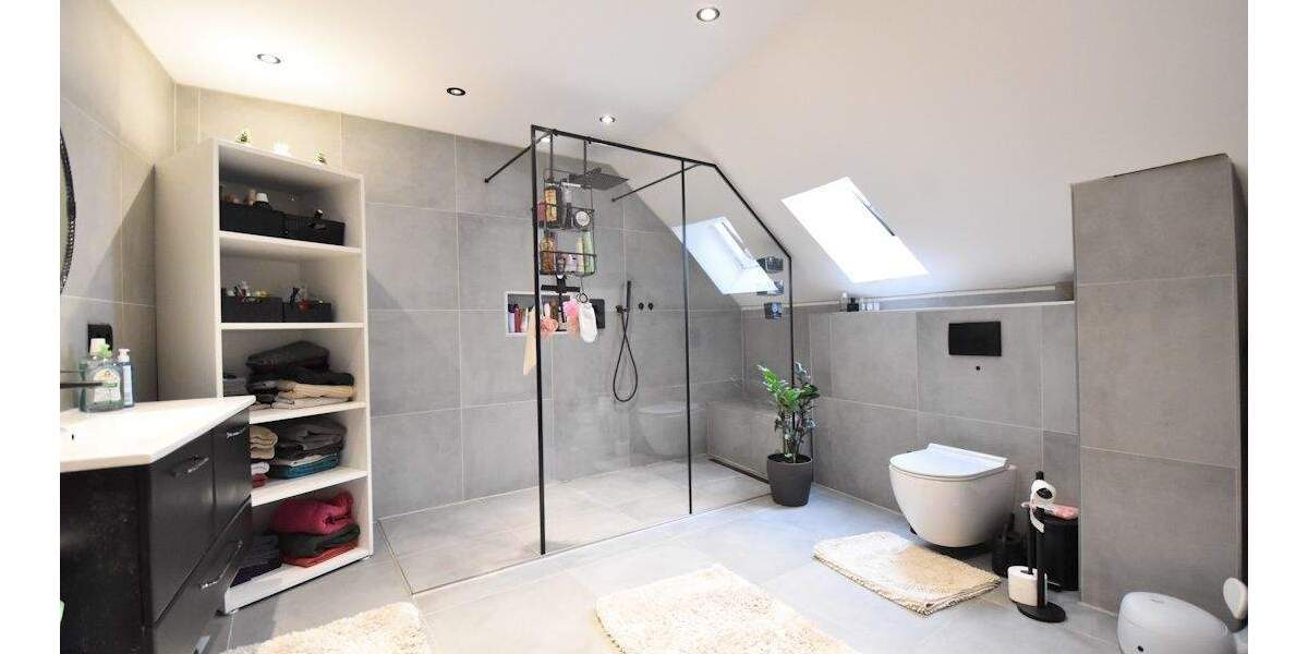 Einfamilienhaus Sinsheim - 9 Zimmer, 202 m&sup2;, 499.000&euro; | Angebot:25775470