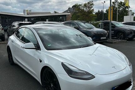 Tesla Model 3 98.235 km 30.490 &euro; Wiesloch 69168
