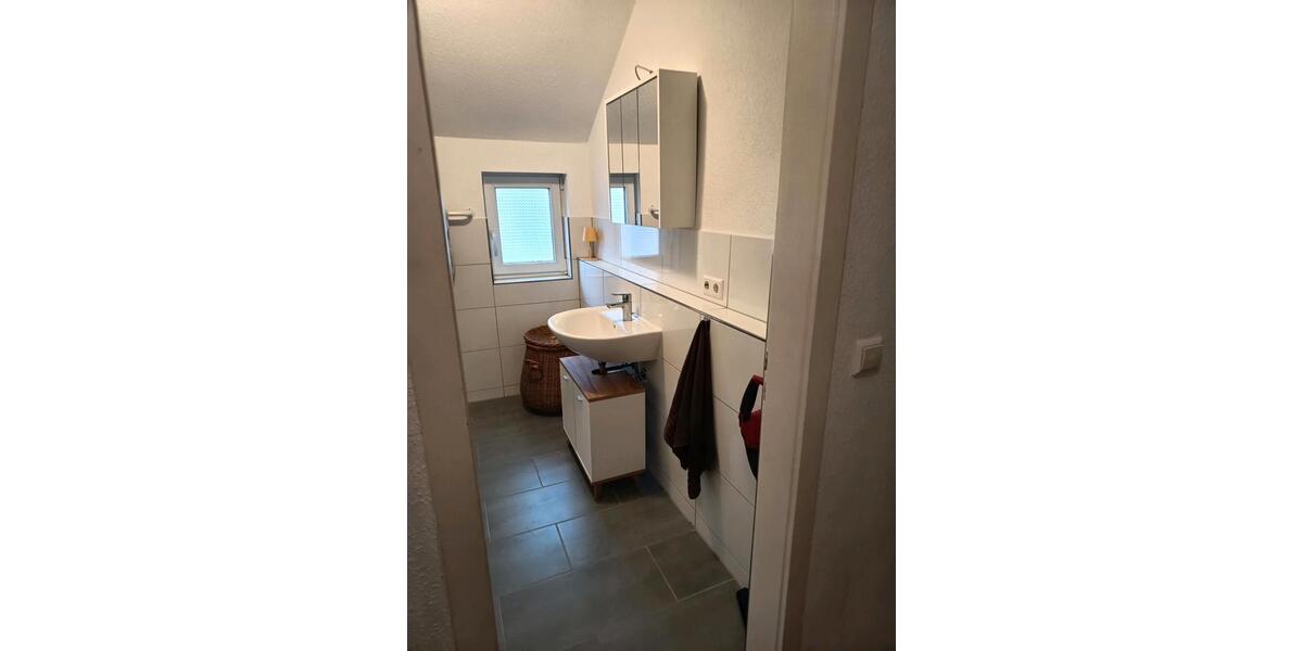 Dachgeschoßwohnung Lauffen am Neckar - 3.5 Zimmer, 80 m&sup2;, 850&euro; | Angebot:25540129