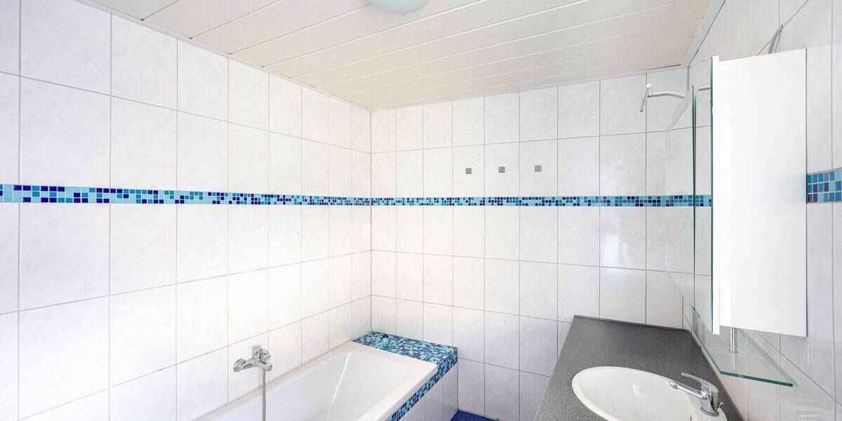 Doppelhaushälfte Mühlacker Enzberg - 5 Zimmer, 119 m&sup2;, 250.000&euro; | Angebot:25801343