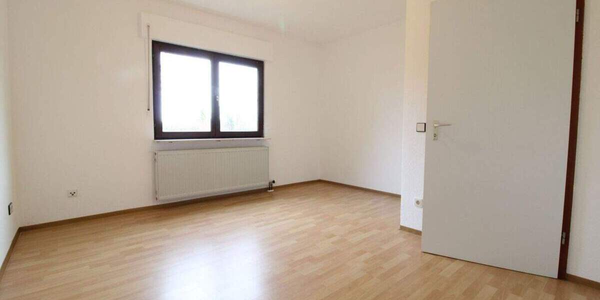 Bungalow Mühlacker Dürrmenz - 6 Zimmer, 162 m&sup2;, 549.000&euro; | Angebot:25684366