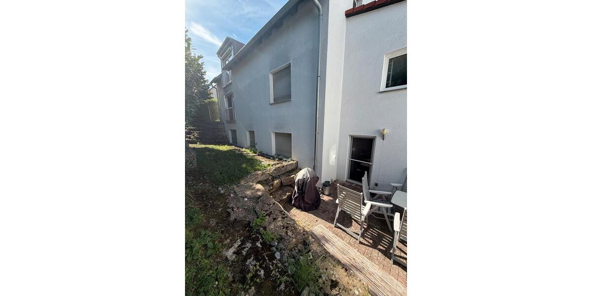 Etagenwohnung Kirchardt - 5 Zimmer, 90 m&sup2;, 900&euro; | Angebot:25378346