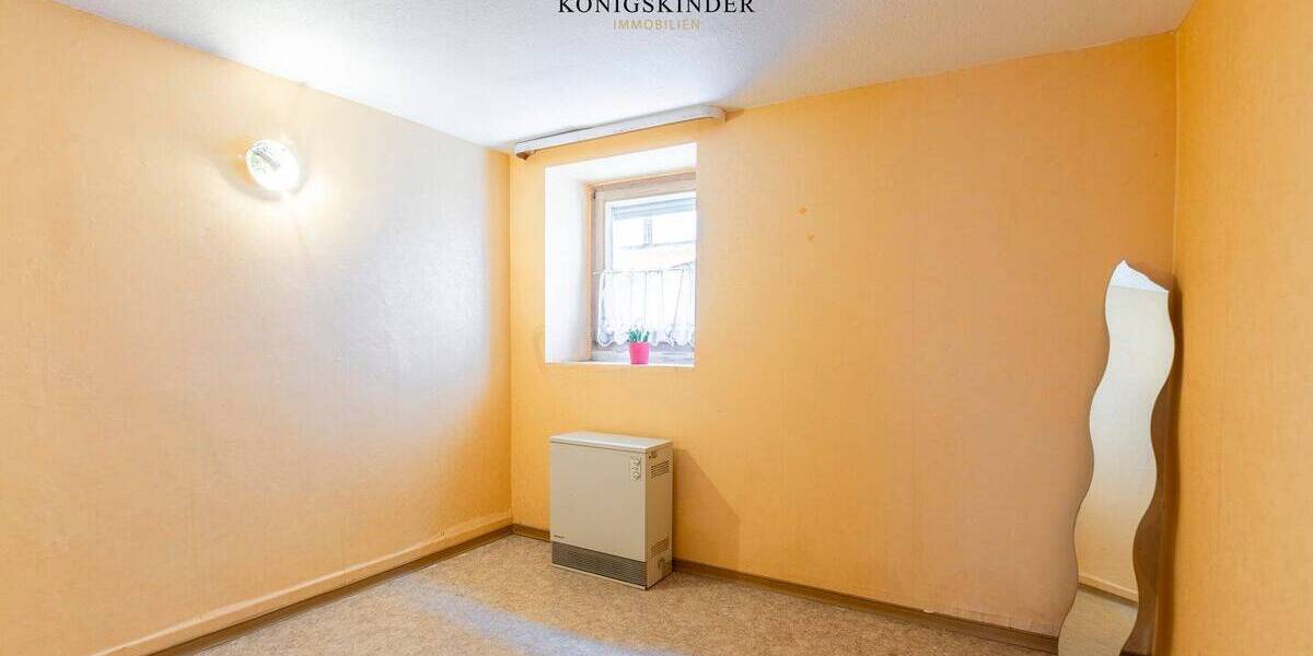 Mehrfamilienhaus, Wohnhaus Hessigheim - 6 Zimmer, 133 m&sup2;, 325.000&euro; | Angebot:25671690