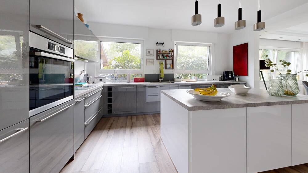 Exklusives, großes Einfamilienhaus in guter und ruhiger Ortsrand-Lage - Einfamilienhaus Eisingen | Angebot:22457254