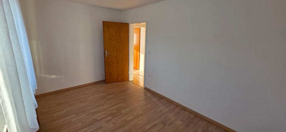 Etagenwohnung Mühlacker - 3.5 Zimmer, 95 m&sup2;, 1.000&euro; | Angebot:25942968