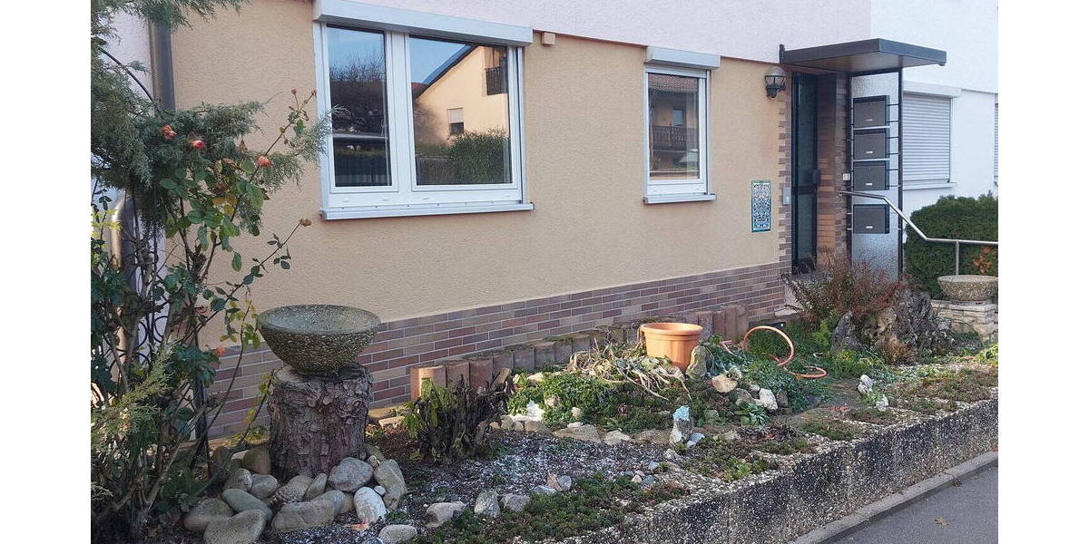 Etagenwohnung Neckarsulm-Amorbach Neckarsulm - 4 Zimmer, 90 m&sup2;, 1.200&euro; | Angebot:26777514