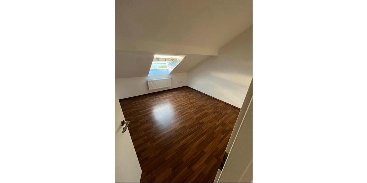 Dachgeschoßwohnung Heilbronn Kernstadt - 3 Zimmer, 80 m&sup2;, 1.100&euro; | Angebot:25544587