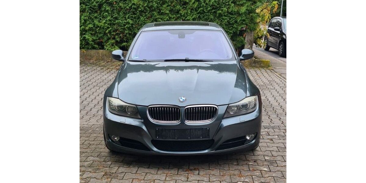BMW 330 175.594 km 9.000 &euro; Heilbronn 74078