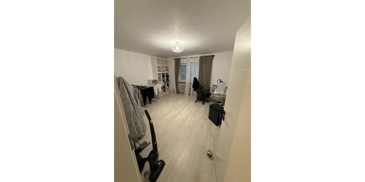 Erdgeschoßwohnung Sandhausen - 3 Zimmer, 81 m&sup2;, 1.550&euro; | Angebot:25809968