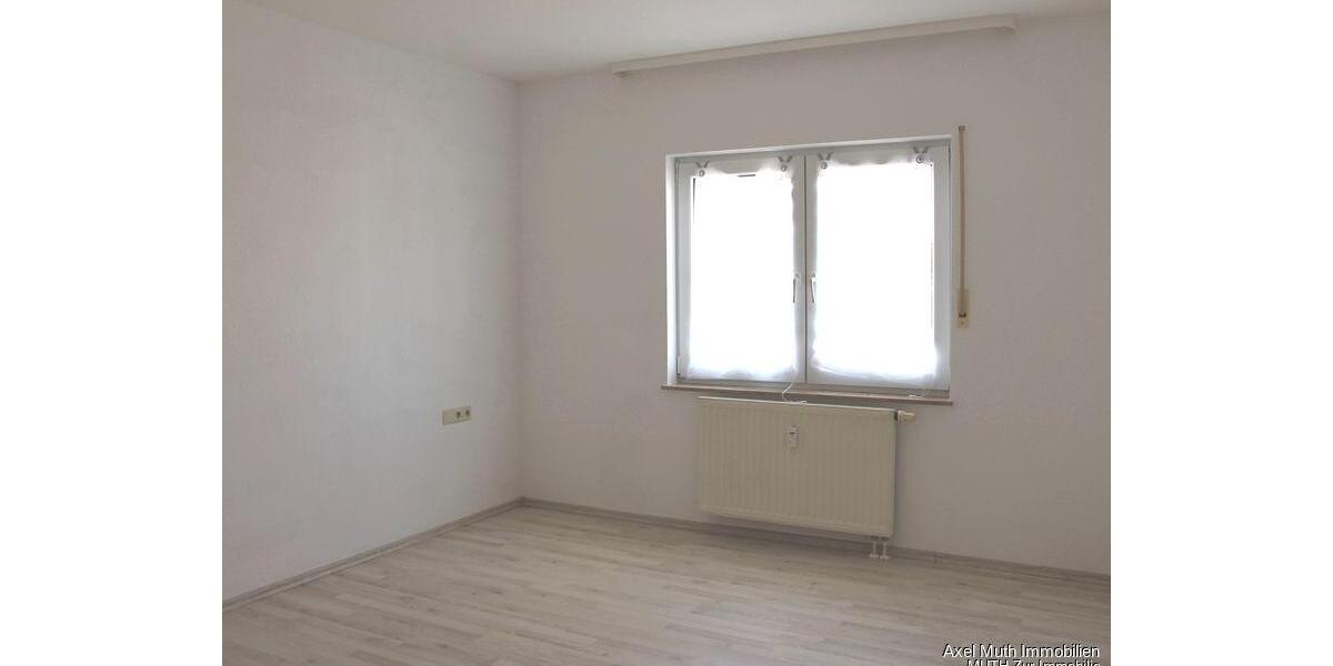 Erdgeschoßwohnung Sulzfeld - 3 Zimmer, 71 m&sup2;, 800&euro; | Angebot:26563494