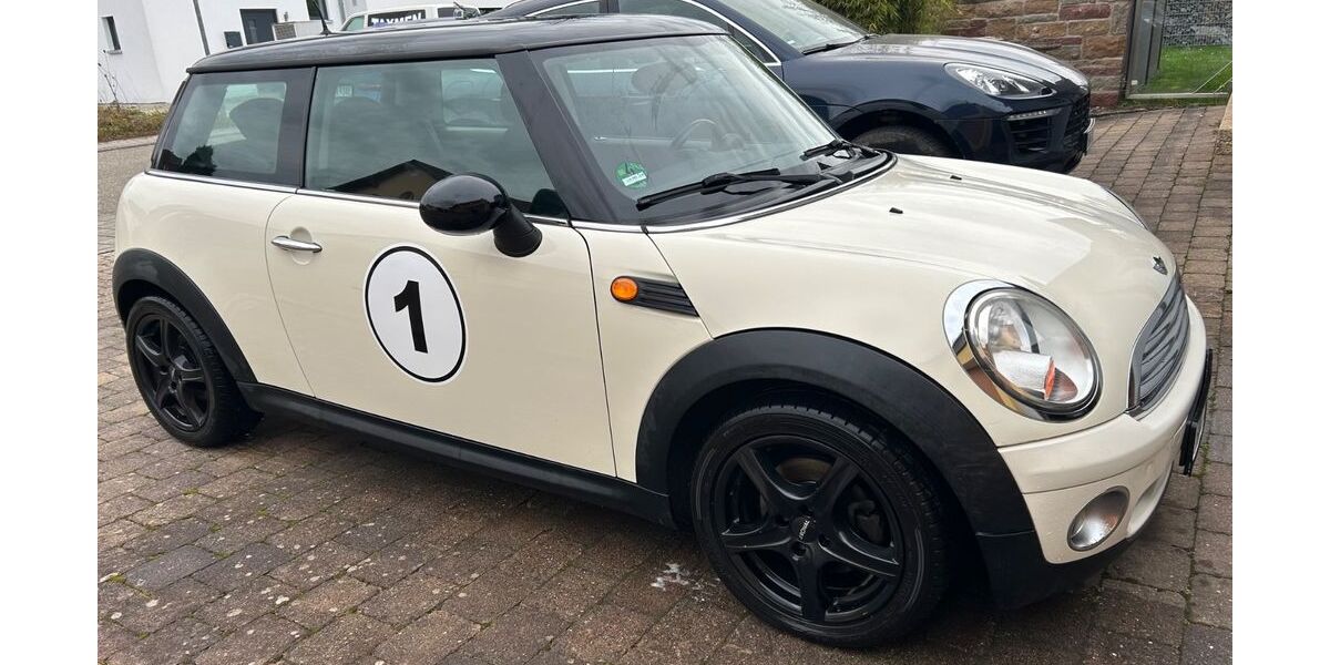 Mini ONE 129.514 km 3.950 &euro; Kirchardt-Berwangen 74912