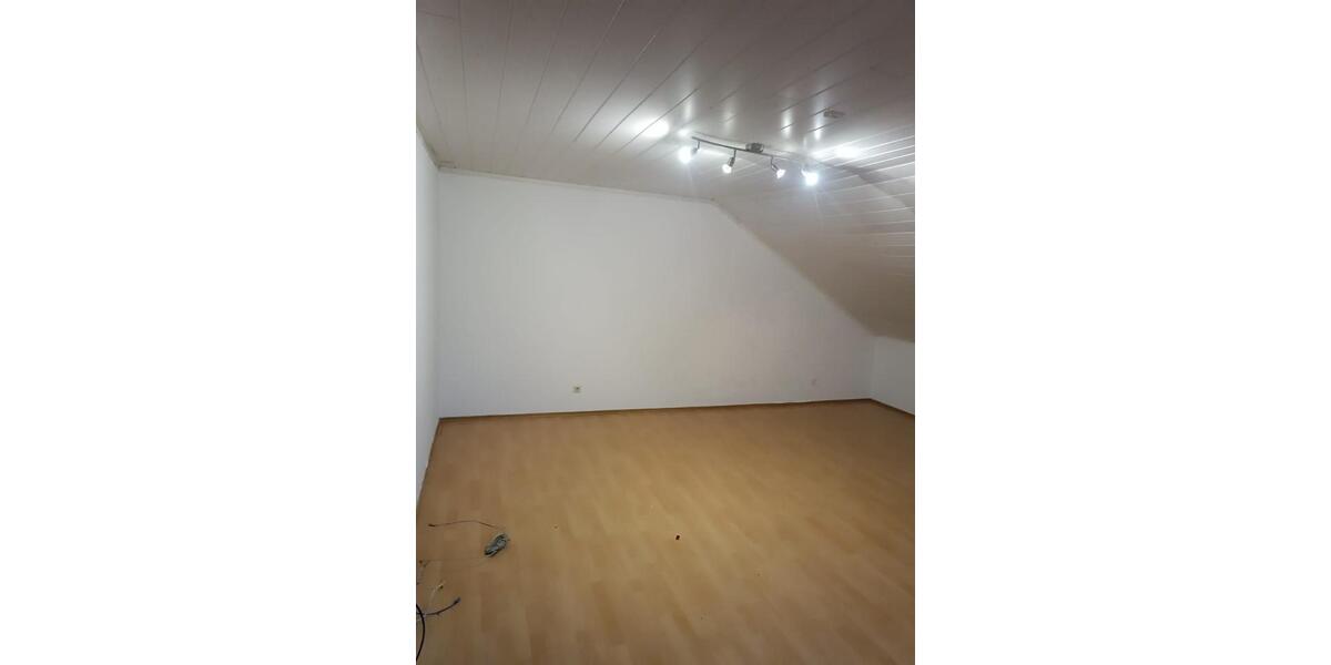 Etagenwohnung Sandhausen - 1 Zimmer, 38 m&sup2;, 425&euro; | Angebot:25898454
