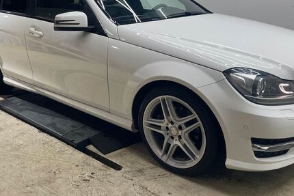 Mercedes-Benz C 220 163.499 km 13.799 &euro; Knittlingen 75438