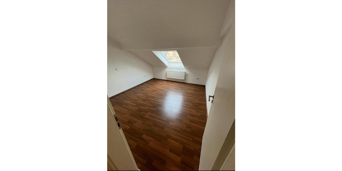 Dachgeschoßwohnung Heilbronn Kernstadt - 3 Zimmer, 80 m&sup2;, 1.100&euro; | Angebot:25544587