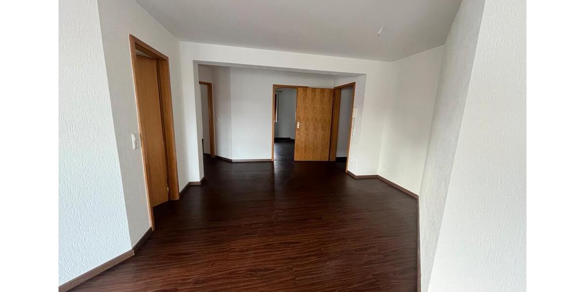 Etagenwohnung Hessigheim - 4.5 Zimmer, 96 m&sup2;, 1.400&euro; | Angebot:25930069