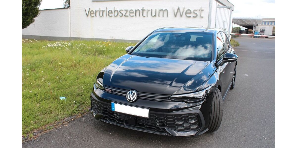 VW Golf 28.000 km 34.490 &euro; Untergruppenbach 74199