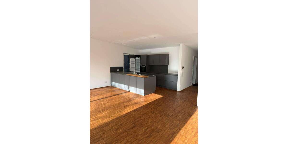 Etagenwohnung Sinsheim - 5 Zimmer, 163 m&sup2;, 2.100&euro; | Angebot:26118606