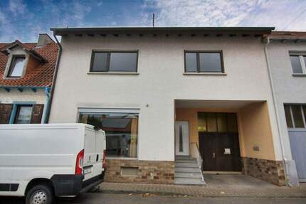 Haus Walldorf - 8 Zimmer, 239 m&sup2;, 568.000&euro; | Angebot:25779486