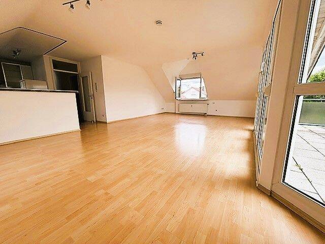 Etagenwohnung Neckarsulm Obereisesheim - 3 Zimmer, 101 m&sup2;, 1.100&euro; | Angebot:26657101
