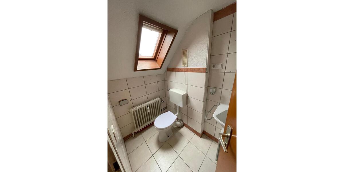 Dachgeschoßwohnung Weinsberg - 3 Zimmer, 70 m&sup2;, 850&euro; | Angebot:25394832