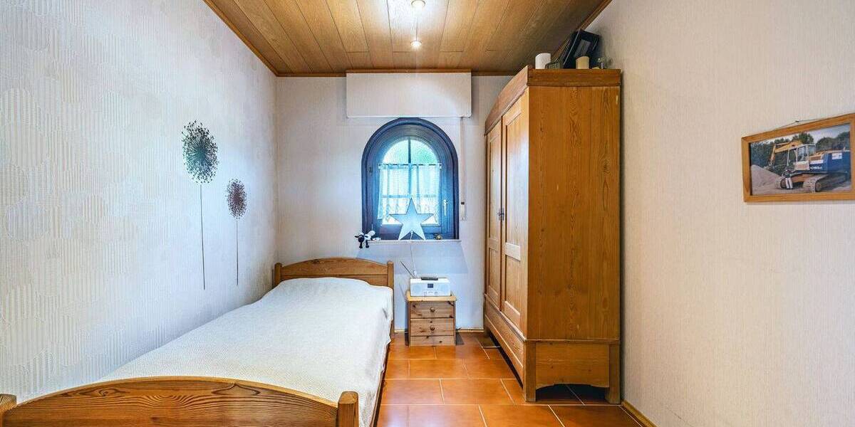 Einfamilienhaus Sinsheim Steinsfurt - 6 Zimmer, 241 m&sup2;, 639.000&euro; | Angebot:25997189