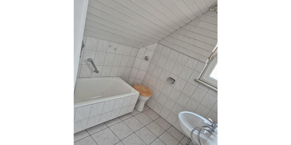 Etagenwohnung Siegelsbach - 2.5 Zimmer, 70 m&sup2;, 750&euro; | Angebot:25964352