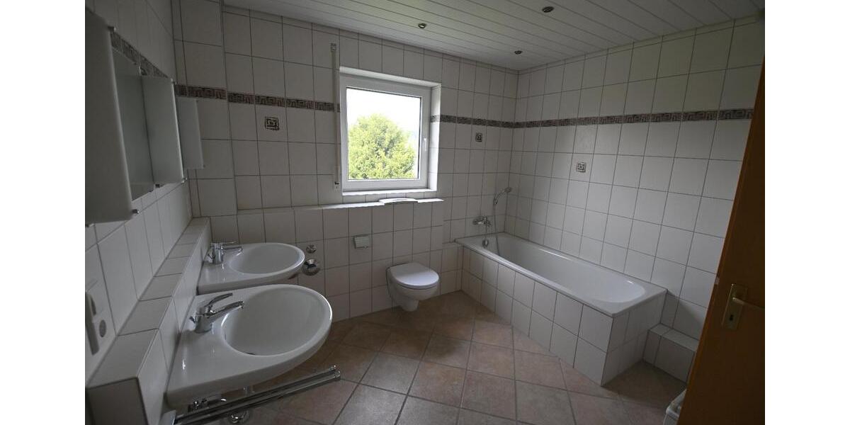 Etagenwohnung Walzbachtal - 3.5 Zimmer, 105 m&sup2;, 1.260&euro; | Angebot:26578985
