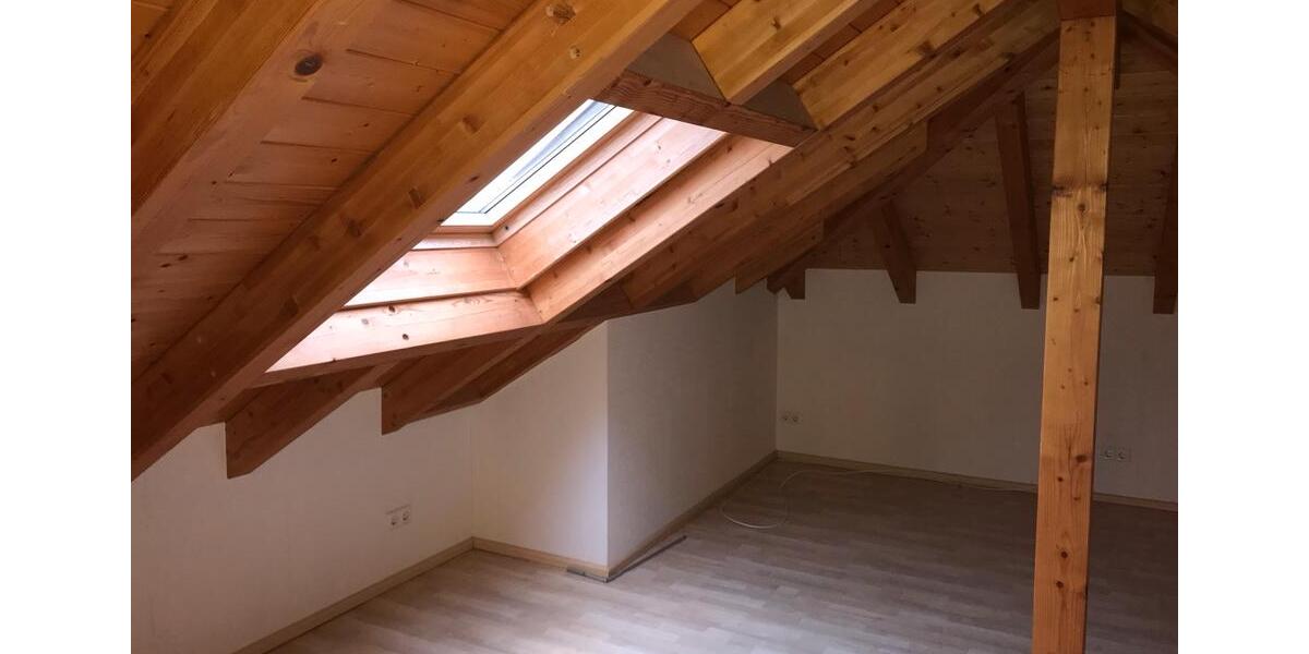 Dachgeschoßwohnung Ubstadt-Weiher Weiher - 4 Zimmer, 100 m&sup2;, 1.350&euro; | Angebot:24295262