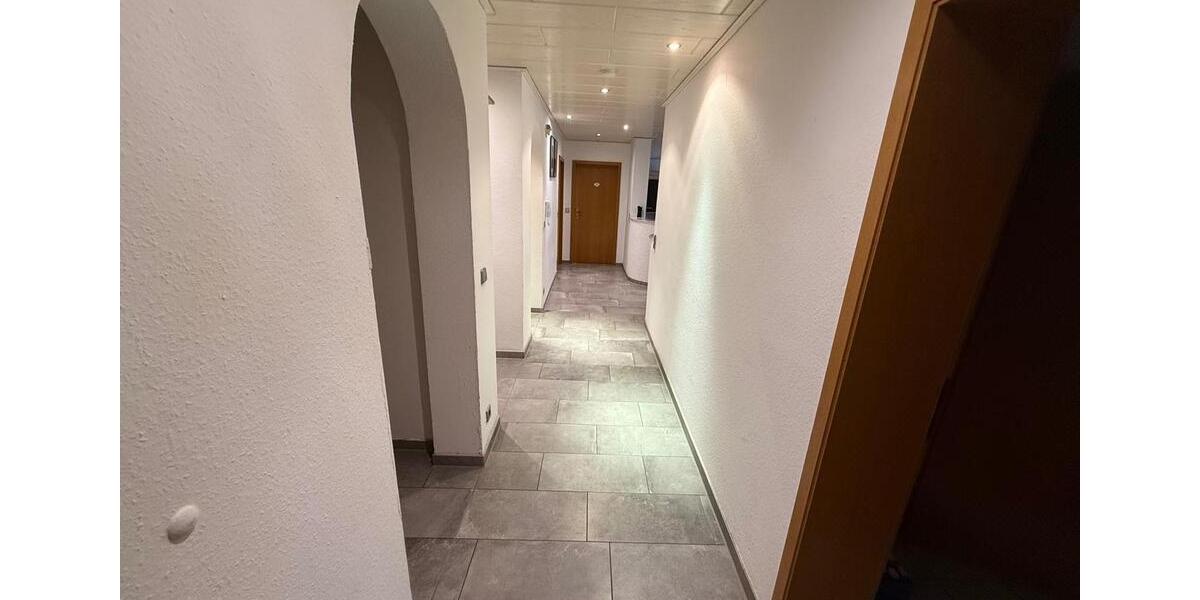 Erdgeschoßwohnung Kirchardt - 3 Zimmer, 135 m&sup2;, 1.200&euro; | Angebot:25430713