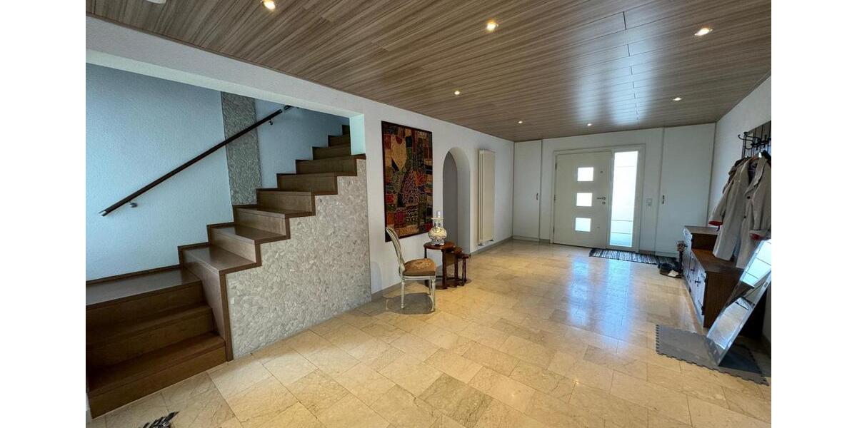 Einfamilienhaus Bretten - 7 Zimmer, 283 m&sup2;, 670.000&euro; | Angebot:25147844