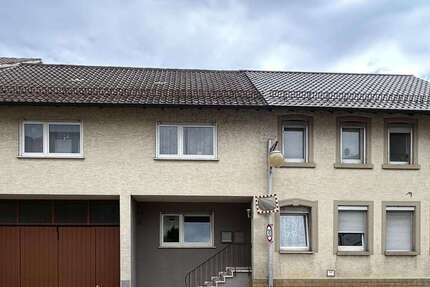 Haus Sulzfeld - 9 Zimmer, 214 m&sup2;, 380.000&euro; | Angebot:25361433