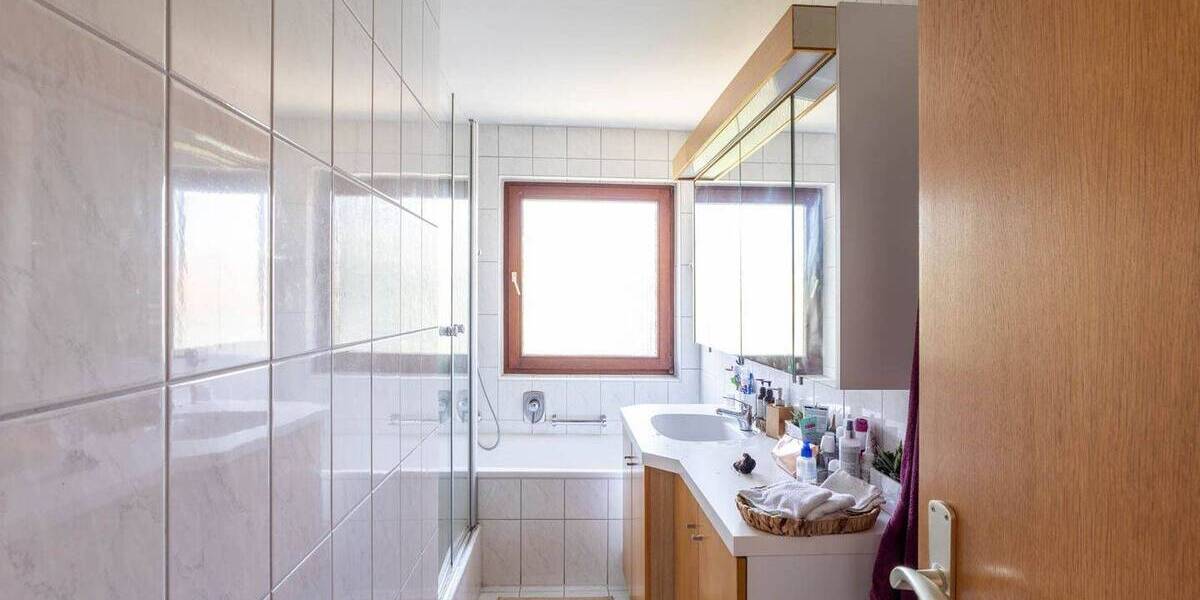 Mehrfamilienhaus, Wohnhaus Bietigheim-Bissingen Bietigheim - 9 Zimmer, 242 m&sup2;, 1.095.000&euro; | Angebot:25728651