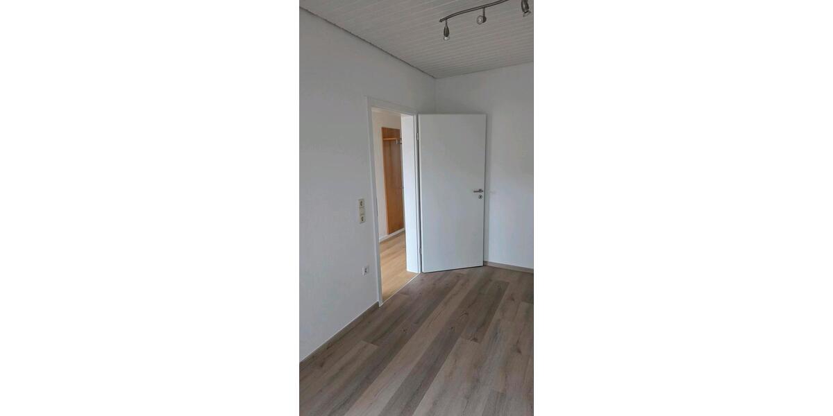 Dachgeschoßwohnung Vaihingen an der Enz - 3.5 Zimmer, 105 m&sup2;, 1.300&euro; | Angebot:24315128