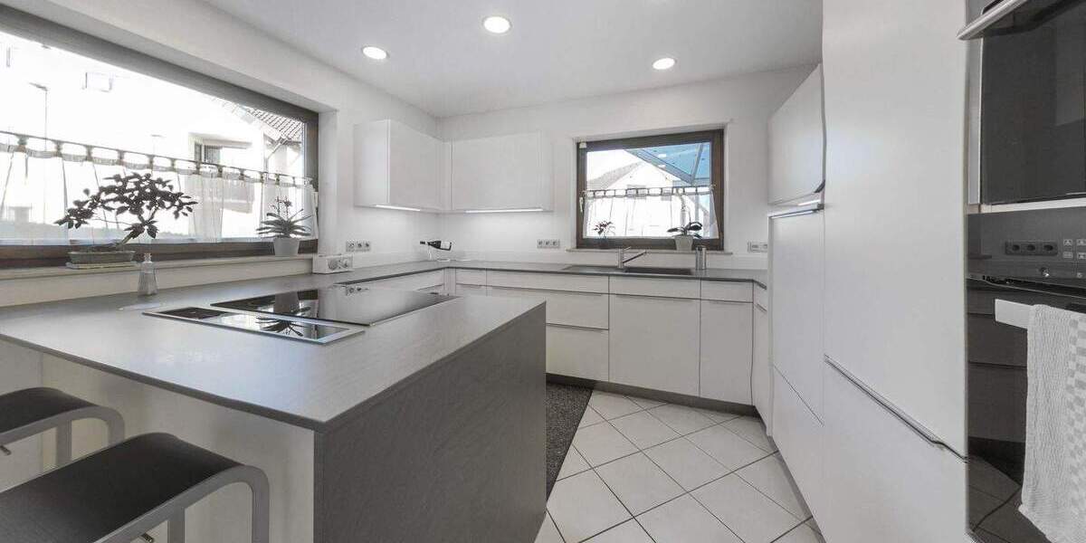 Mehrfamilienhaus, Wohnhaus Besigheim - 7 Zimmer, 225 m&sup2;, 876.000&euro; | Angebot:25749260