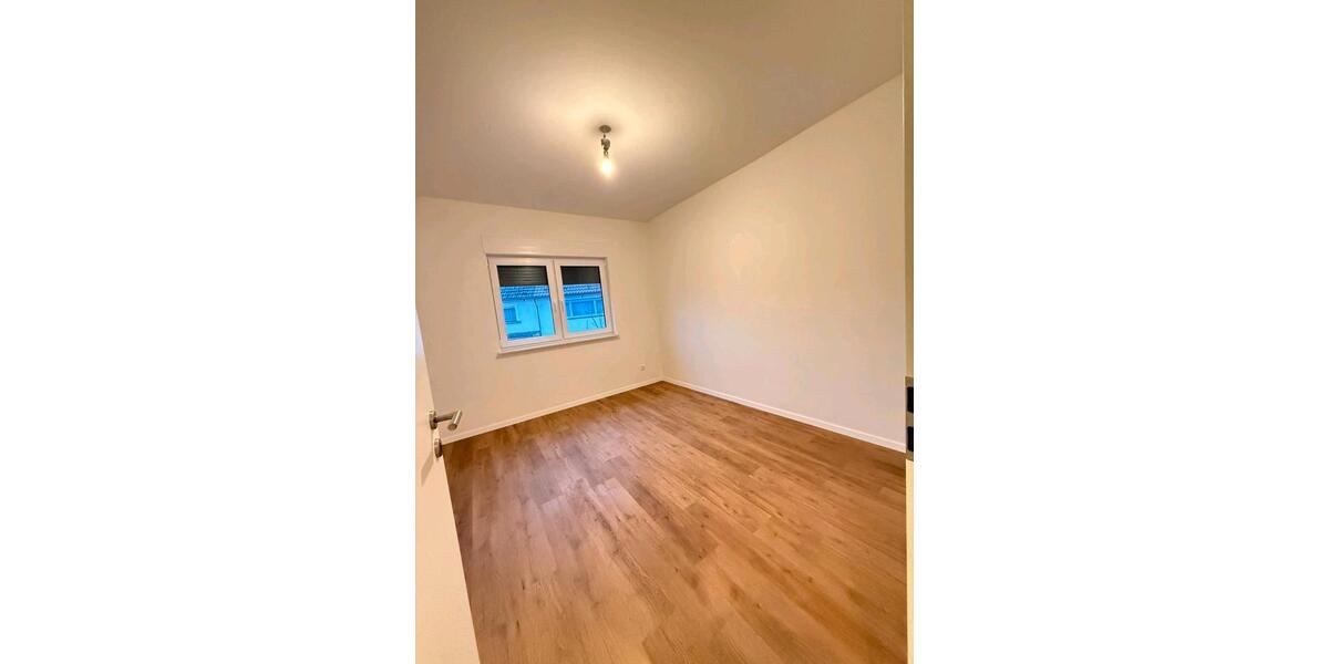 Einfamilienhaus Östringen - 5 Zimmer, 145 m&sup2;, 1.600&euro; | Angebot:25282563